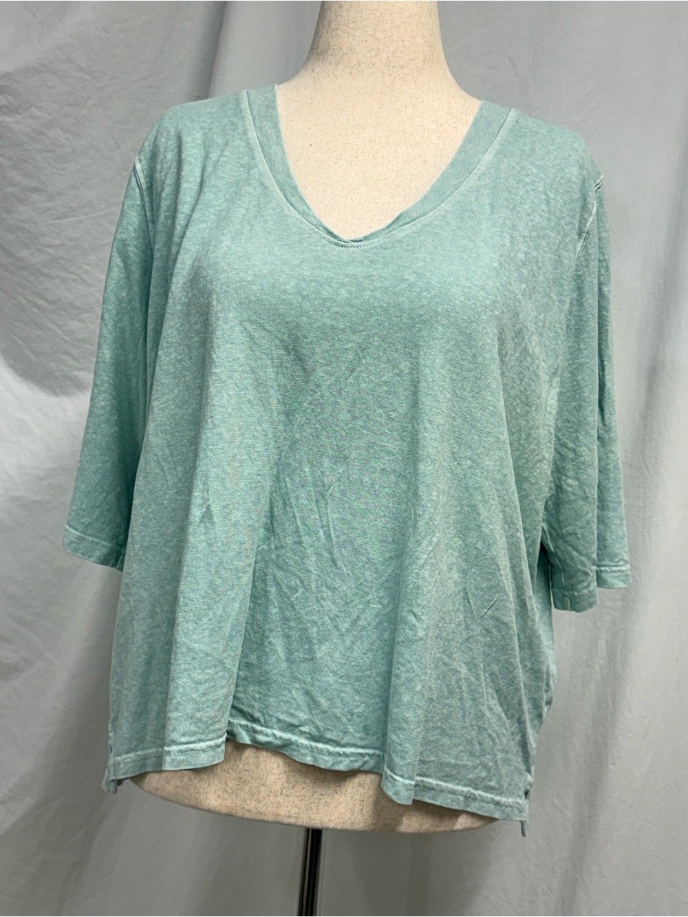 Poetry Light Mint V-Neck Hemp and Cotton Short-Sleeve, Boxy Tee